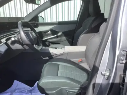 Photo 10 Peugeot 3008 Nouveau Hybrid 136 e-DCS6 Allure