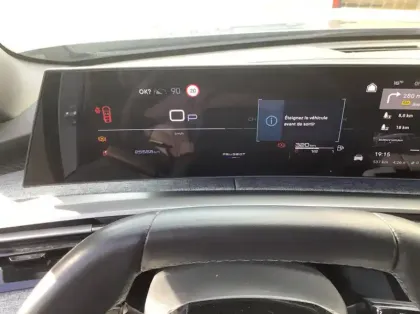 Photo 13 Peugeot 3008 Nouveau Hybrid 136 e-DCS6 Allure