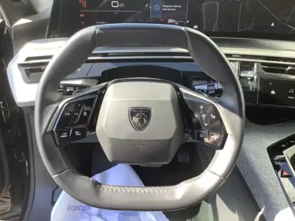 Photo 17 Peugeot 3008 Nouveau Hybrid 136 e-DCS6 Allure