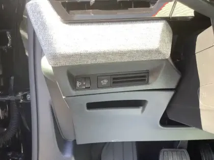 Photo 26 Peugeot 3008 Nouveau Hybrid 136 e-DCS6 Allure