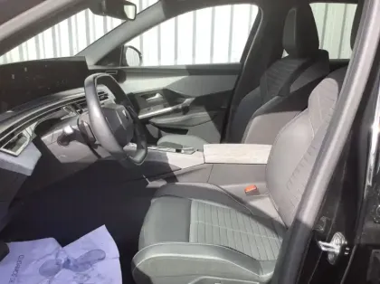 Photo 10 Peugeot 3008 Nouveau Hybrid 136 e-DCS6 Allure