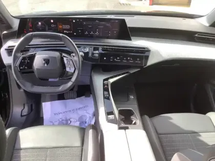 Photo 12 Peugeot 3008 Nouveau Hybrid 136 e-DCS6 Allure