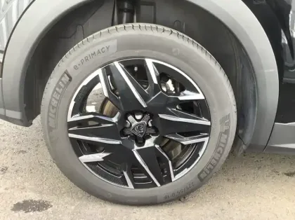 Photo 8 Peugeot 3008 Nouveau Hybrid 136 e-DCS6 Allure