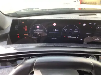 Photo 13 Peugeot 3008 Nouveau Hybrid 136 e-DCS6 Allure