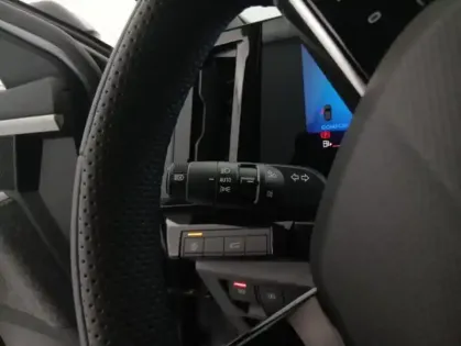 Photo 27 Renault Espace VI E-Tech full hybrid 200 GSR2 Techno