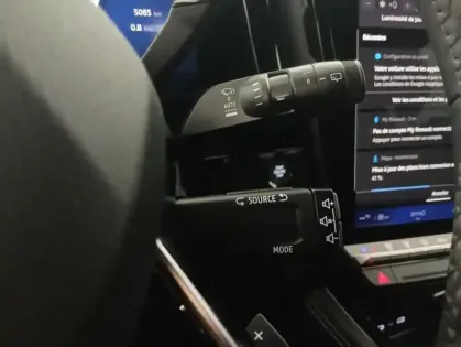 Photo 26 Renault Espace VI E-Tech full hybrid 200 GSR2 Techno