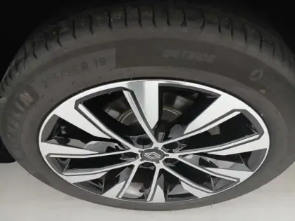 Photo 16 Renault Espace VI E-Tech full hybrid 200 GSR2 Techno