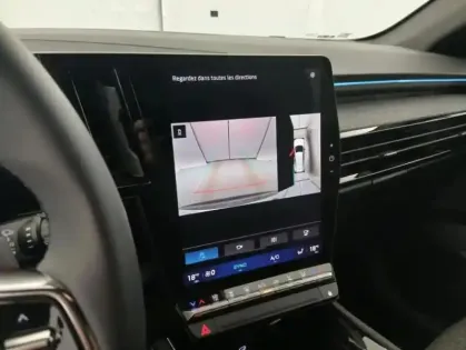 Photo 24 Renault Espace VI E-Tech full hybrid 200 GSR2 Techno