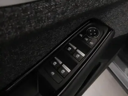 Photo 19 Renault Espace VI E-Tech full hybrid 200 GSR2 Techno