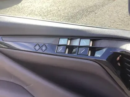 Photo 18 DS DS 4 BlueHDi 130 EAT8 Etoile - Cuir Nappa