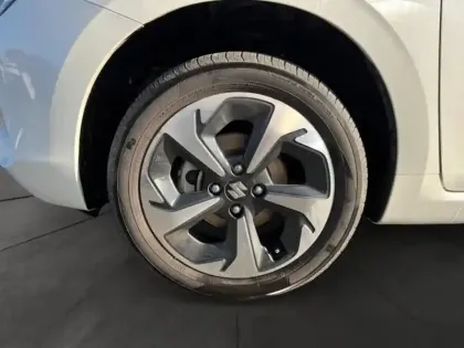 Photo 13 Suzuki Swift Gén. V Ph1 Pack 5