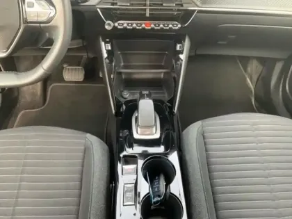 Photo 10 Peugeot 2008  e- 136ch Style