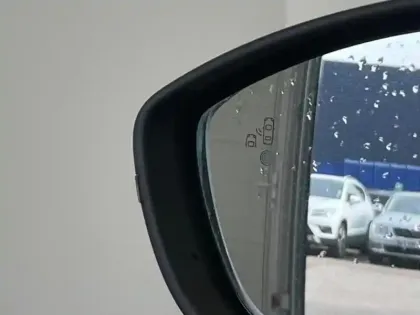 Photo 6 Peugeot 2008  e- 136ch GT