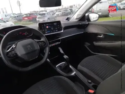 Photo 14 Peugeot 208  1.2 PureTech 75ch S&S Style