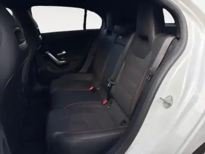 Photo 12 Mercedes Classe A  200 d 150ch AMG Line 8G-DCT