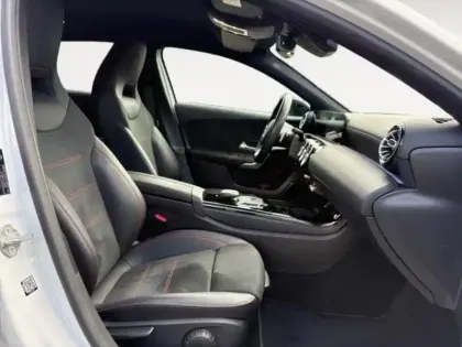 Photo 14 Mercedes Classe A  200 d 150ch AMG Line 8G-DCT