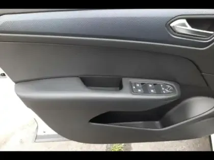 Photo 10 Renault Arkana  1.6 E-Tech hybride 145ch Evolution -22