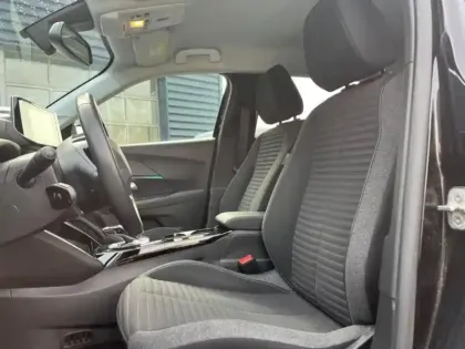 Photo 7 Peugeot 2008  e- 136ch Style