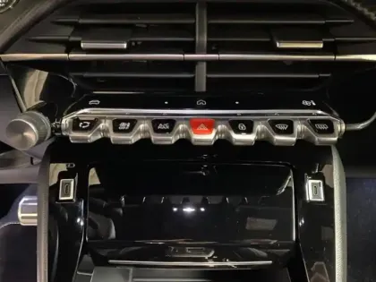 Photo 11 Peugeot 2008  e- 156ch GT (CEE 3600? DEDUIT)