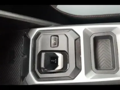 Photo 10 Dacia Duster  1.6 hybrid 140ch Extreme