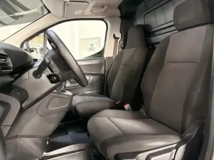 Photo 10 Peugeot Partner  Standard 650kg BlueHDi 75ch Premium 4cv (9165?ht)