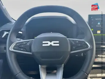 Photo 26 Dacia Duster  1.6 hybrid 140ch Journey Camera CarPlay
