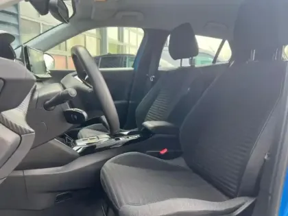 Photo 7 Peugeot 2008  e- 136ch Style