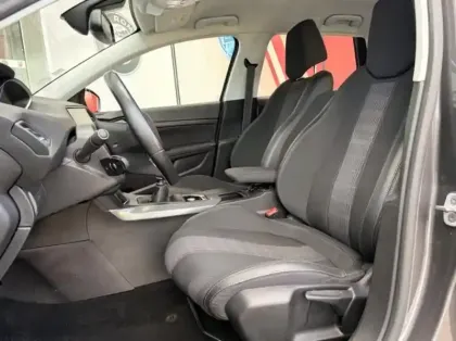 Photo 12 Peugeot 308  SW 1.2 PureTech 130ch E6.3 S&S Allure