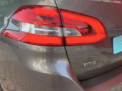 Photo 6 Peugeot 308  SW 1.2 PureTech 130ch E6.3 S&S Allure