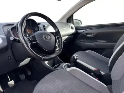 Photo 8 Toyota Aygo  1.0 VVT-i 72ch x-play 5p