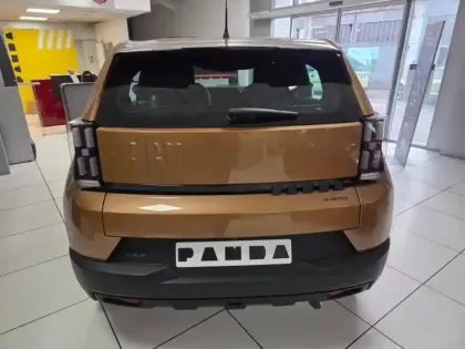 Photo 9 Fiat Panda Grande  1.2 Hybrid Turbo 110ch Icône eDCT6