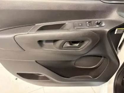 Photo 10 Peugeot Partner  Standard 650kg BlueHDi 100ch S&S Premium (10415?ht)