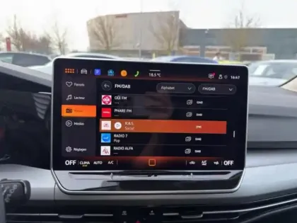 Photo 13 Volkswagen Golf  1.5 eTSI EVO2 116ch VW Edition DSG7