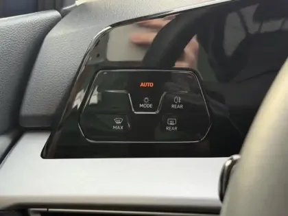 Photo 9 Volkswagen Golf  1.5 eTSI EVO2 116ch VW Edition DSG7