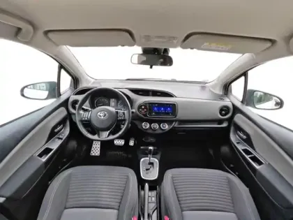 Photo 10 Toyota Yaris  110 VVT-i France Connect 5p RC19