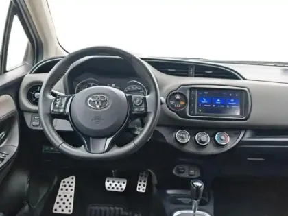 Photo 11 Toyota Yaris  110 VVT-i France Connect 5p RC19