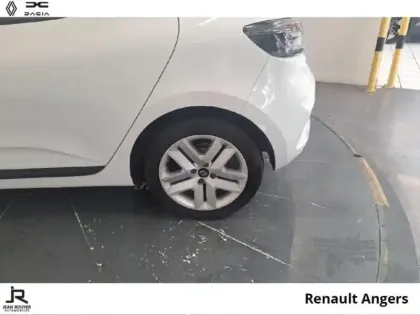 Photo 7 Renault Clio  1.6 E-Tech 145ch full hybrid Evolution