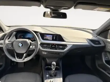 Photo 9 BMW Serie 1 Série 1 116i 109ch Business Design