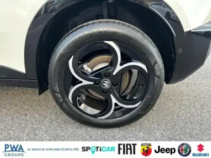 Photo 10 Alfa Romeo Junior  1.2 Ibrida 145ch Premium e-DCT6 Q4