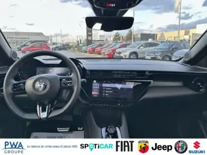 Photo 7 Alfa Romeo Junior  1.2 Ibrida 145ch Premium e-DCT6 Q4