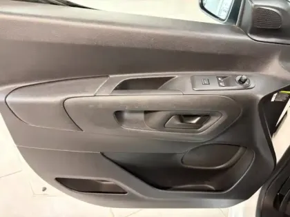 Photo 10 Peugeot Partner  Standard 650kg BlueHDi 100ch S&S Premium (10415?ht)