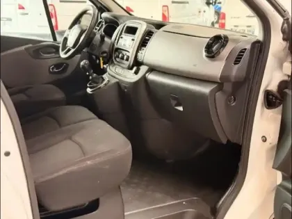 Photo 14 Renault Trafic Gén. III (F82) Ph1 Grand Confort 4