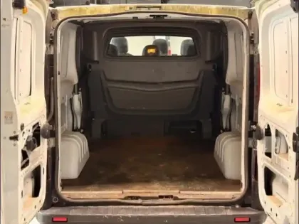 Photo 8 Renault Trafic Gén. III (F82) Ph1 Grand Confort 4