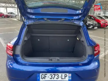 Photo 28 Renault Clio  1.6 E-Tech hybride 140ch Intens -21N Camera