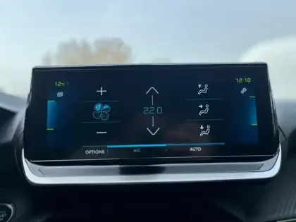 Photo 14 Peugeot 208  e- 136ch Roadtrip