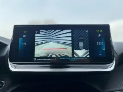 Photo 10 Peugeot 208  e- 136ch Roadtrip