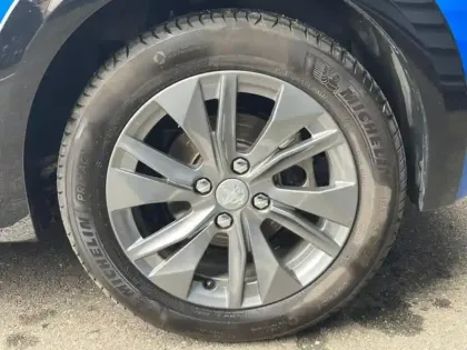 Photo 5 Peugeot 208  e- 136ch Roadtrip