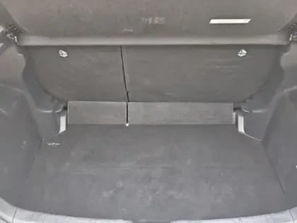 Photo 12 Toyota Yaris  116h France Business 5p