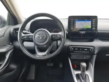 Photo 11 Toyota Yaris  116h France Business 5p