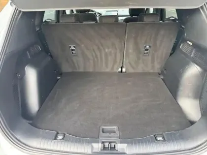 Photo 8 Ford Kuga  2.5 Duratec 180ch Hybrid FlexiFuel Titanium Powershift